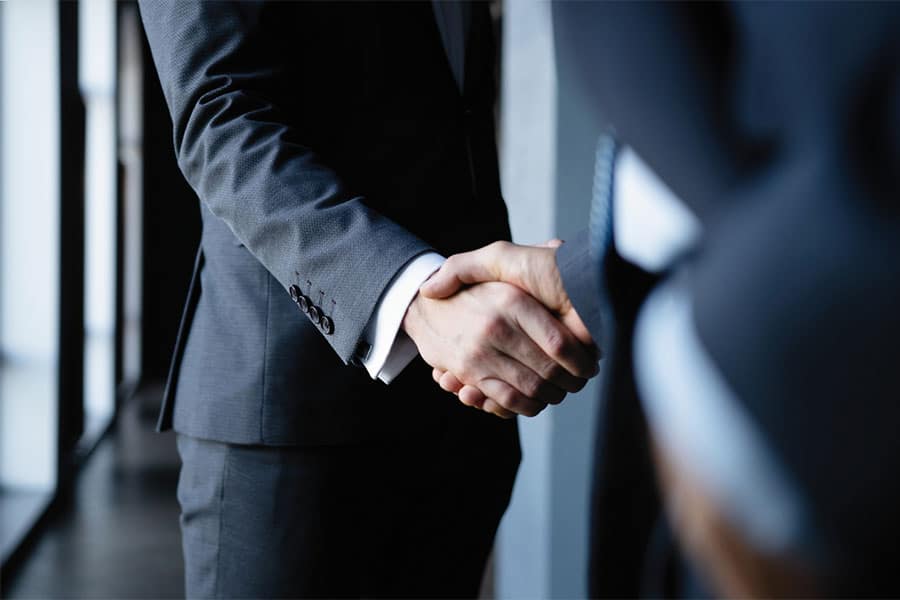 Business Attorney Auburn Hills MI Shaking Hands